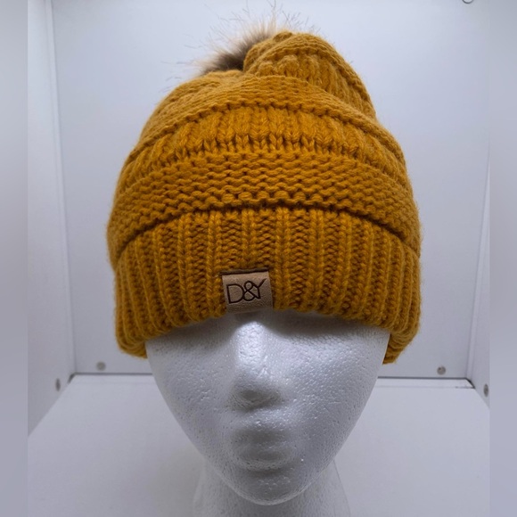 David and Young Pom Pom Beanie OS - Picture 2 of 6